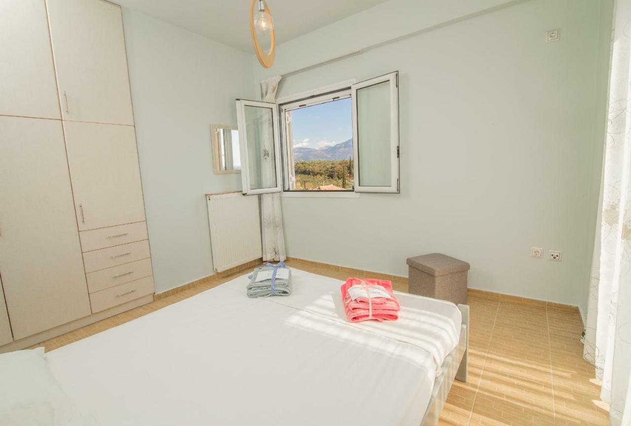 Elea Apartment Kalamata Bagian luar foto