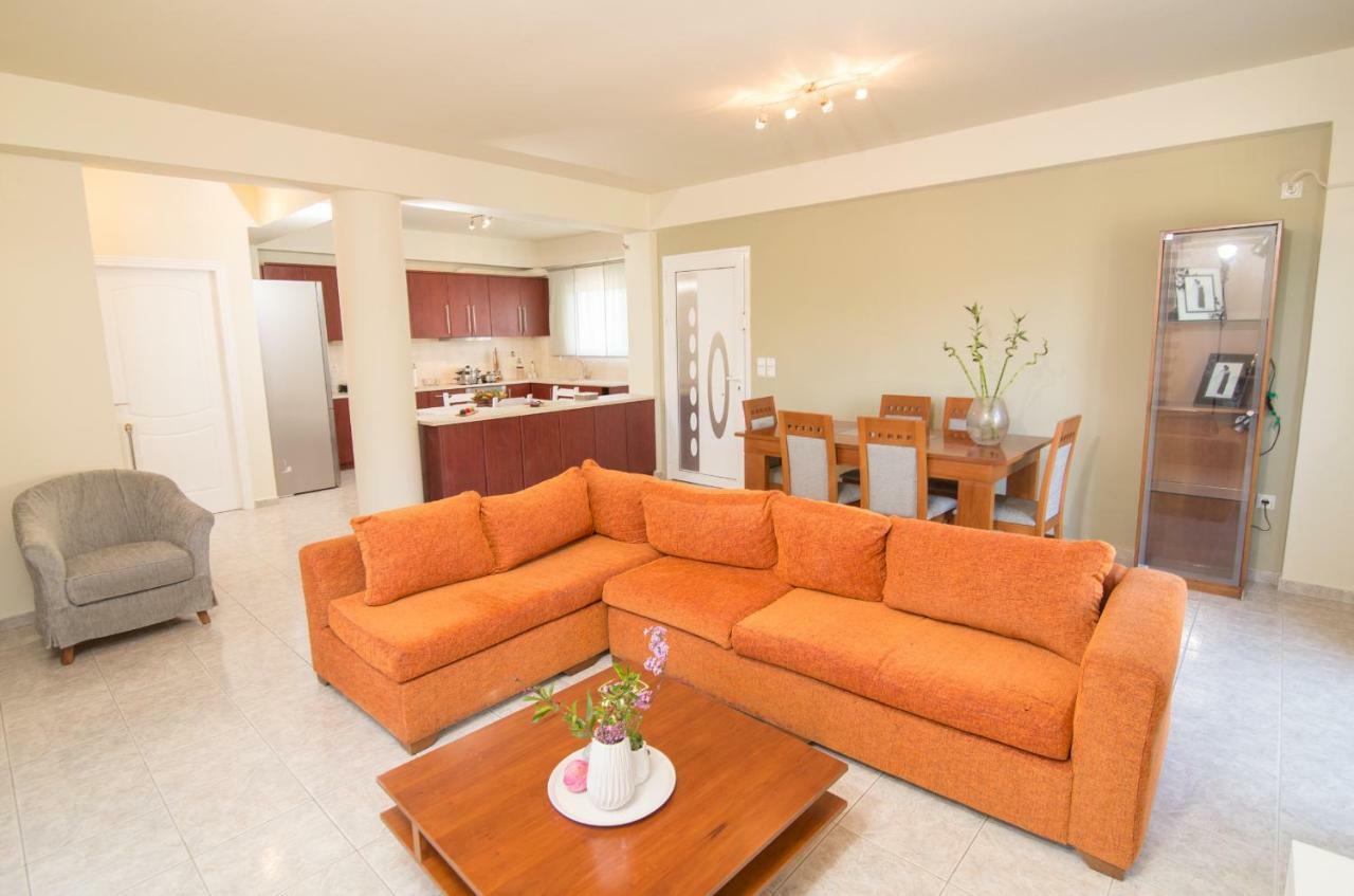 Elea Apartment Kalamata Bagian luar foto
