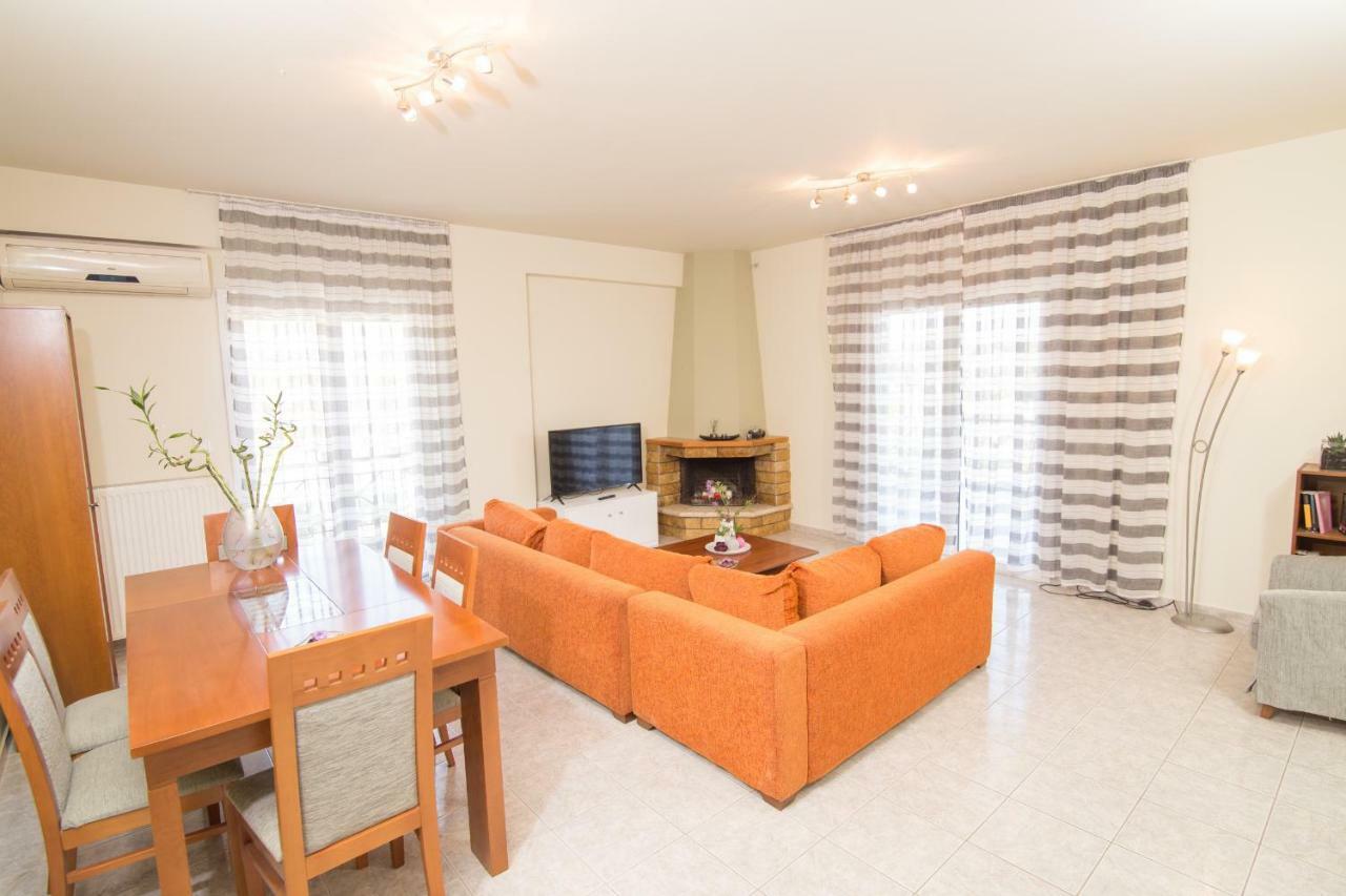 Elea Apartment Kalamata Bagian luar foto